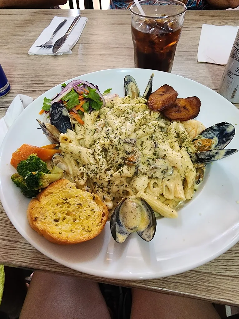 Creamy seafood pasta with mussels